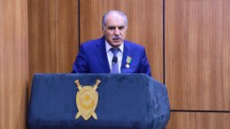 Xanlar Vəliyev təqaüdə göndərildi