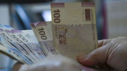 Azərbaycanda bu dövlət işçilərinin maaşları artırıldı
