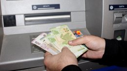 Məmurların maaşlarının və pensiyaların iri banklar vasitəsilə ödənilməsinə son qoyulacaq