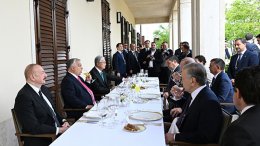 Prezidentlərə təqdim olunan yemək menyusu - Foto