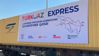 “TURKUAZ” layihəsi çərçivəsində ilk konteyner blok qatarı Bakıya çatıb