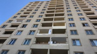Tikinti dələduzları iş başında: Yenə bir evi 5-6 nəfərə satırlar