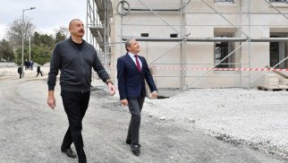 Prezident Şuşada inzibati binanın əsaslı təmiri və konfrans zalının tikintisi ilə tanış oldu (FOTO)
