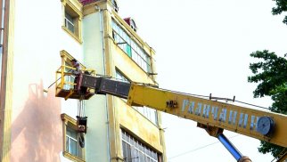 Ağstafada çoxmənzilli yaşayış binalarında aparılan təmir-bərpa işləri davam etdirilir (FOTO)