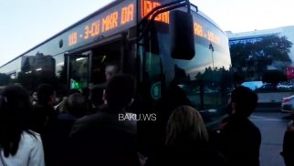 Paytaxtda avtobusda acınacaqlı vəziyyət (VİDEO)