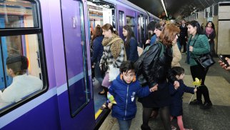 Bakı metrosunda problem: Sərnişinlər geri qaytarıldı