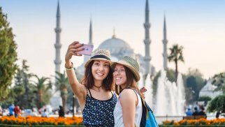 Türkiyə bu ilin ilk dörd ayında nə qədər turist qəbul edib?