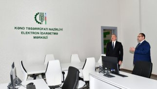 Prezident nazirliyin yeni inzibati binasının açılışında iştirak edib (FOTOLAR)