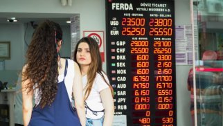 Türk lirəsi dollar qarşısında rekord həddə ucuzlaşdı