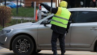 Parkinq problemi: Elektron sistem işə düşəcək, yoxsa yenə “sarıjiletli”lər qalib gələcək?