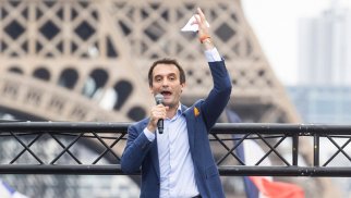 Fransalı siyasətçi Makron hökumətini iqtisadiyyatı çökdürməkdə günahlandırdı