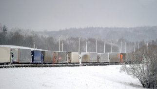 Gürcüstan hərbi yolu ağır yük maşınları üçün bağlandı