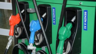 İcra hakimiyyəti “Azpetrol”dan 10 min manatlıq benzin alır