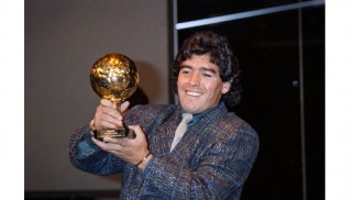 Maradonanın “Qızıl top”u hərraca çıxarılıb