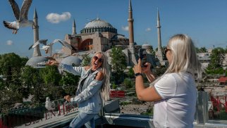 Türkiyə ilk 4 ayda 12 milyondan çox turist qəbul edib