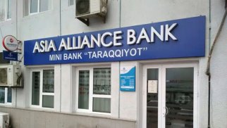 Özbəkistan bankı Rusiya ilə valyuta əməliyyatlarını dayandırdı