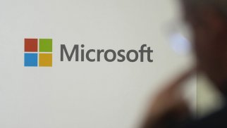 “Microsoft” bəzi işçilərinə “Android” smartfonlarından istifadə etməyi qadağan etdi