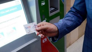 Metro və avtobusda turniketlərdən keçmək üçün niyə bank kartlarından istifadə olunmur? (VİDEO)