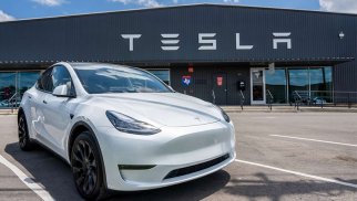 “Tesla” bu problemə görə 1,8 milyondan çox elektromobili geri çağırır