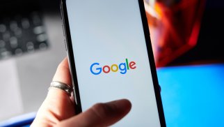 "Google" süni intellektlə yaradılan pornoqrafiyaya qarşı mübarizəyə başladı