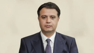 Sadiq Əliyev müdiri işdən çıxardı