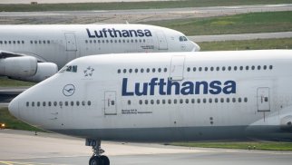 Spiegel: Lufthansa Frankfurtdan Pekinə uçuşları dayandırır