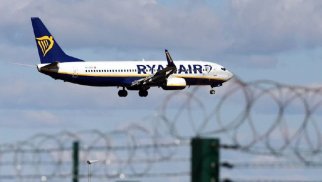 "Ryanair" yüksək vergilərə görə Almaniyanın üç şəhərində uçuşları ləğv edir