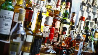 Alkoqollu içkilərlə bağlı yeni qaydalar bazarda nəyi dəyişəcək? - Deputatdan açıqlama