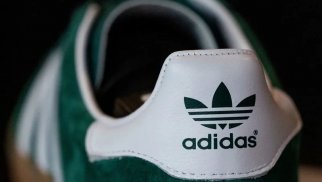 "Adidas"ın ən böyük səhmdarı payının böyük qismini satdı