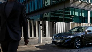 "BMW"nin gəlirlərində 61 %-lik azalma - HESABAT