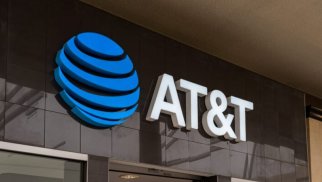 AT&T-nin gəliri gözləntiləri, xalis mənfəəti isə proqnozları üstələyib