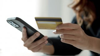 7-20 aprel aralığında bank kartlarından 423 min manat oğurlanıb