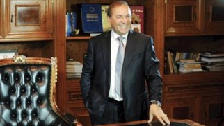 Hacı İbrahim Nehrəmli məşhur binasını bu məmurun oğluna satdı –FOTO