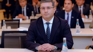 Naxçıvanın iqtisadiyyat naziri kollektivə təqdim edilib