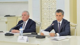 General Həzi Aslanov Milli Məclisdə hesabat verir