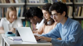 Universitetə qəbul olmaq istəyən subbakalavrların qeydiyyatı başlanıb