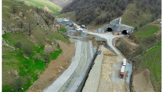 Azərbaycan və Türkiyə liderləri Kəlbəcər-Laçın avtomobil yolunda görülən işlərlə tanış olublar