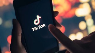 "TikTok"da saxta proqram videoları: Süni intellektlə yayılır, məlumatları oğurlayır