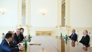 Prezident İlham Əliyev Alman İqtisadiyyatının Şərq Komitəsinin sədrini qəbul edib