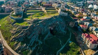 Bakıda dağ satışa çıxarıldı