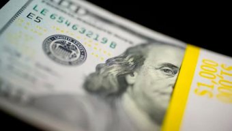 Banklar daha çox dollar aldı - MƏBLƏĞ