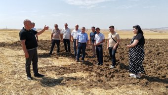 Fermerlərə yay şumunun üstünlükləri ilə bağlı təlim keçirildi (FOTO)