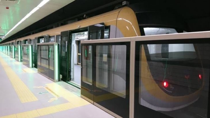 “Metropoliten”də sərnişinlə qatar yolu arasında şüşə maneə niyə quraşdırılmır? - Açıqlama