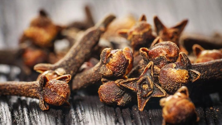 Bu ölkə Azərbaycana 15 manatdan mixək satıb