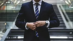 Azərbaycanlı biznesmen 1 həftəyə 200 milyon dollar itirdi