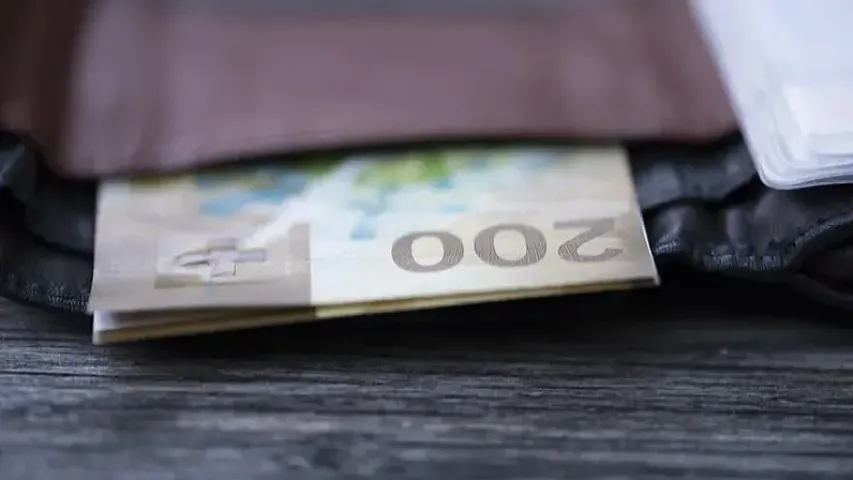 Mərkəzi Bankın bank və BOKT-lara xalis tələbi 1,8 mlrd. manat azalıb
