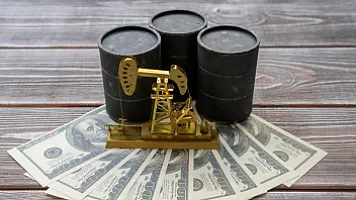 "Brent" neftin qiyməti martdan bəri ilk dəfə 84 dollardan aşağı düşüb
