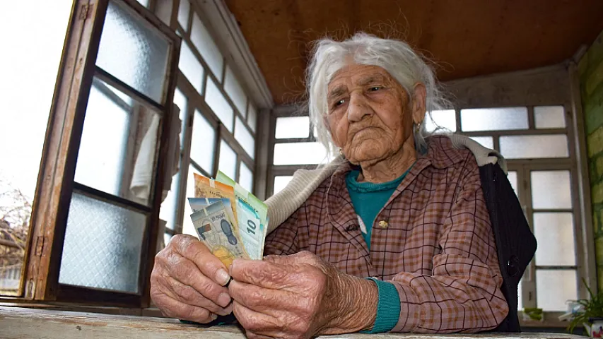Со следующей недели пенсионный возраст женщин будет повышен до 65 ле