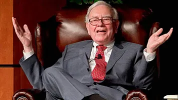 “Berkshire Hathaway”in nağd vəsaiti 400 milyard dollara yaxınlaşır