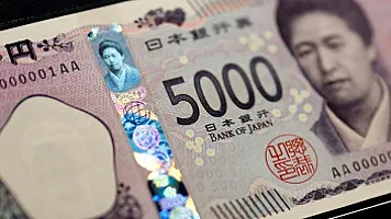 Asiyanın ikinci valyutası 40 ilin ən aşağı səviyyəsinə düşdü